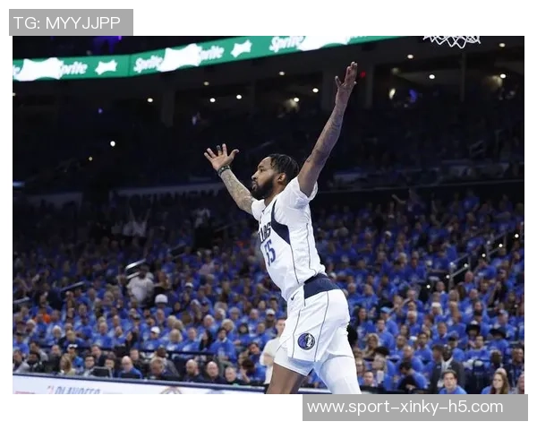 小琼斯专注比赛表现不在乎裁判判罚全力以赴追求胜利 小琼斯专注比赛表现不在乎裁判判罚全力以赴追求胜利